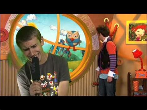 It also aired on abc from 2009 to 2011. Alex On The ABC Kids Show Giggle and Hoot! - YouTube