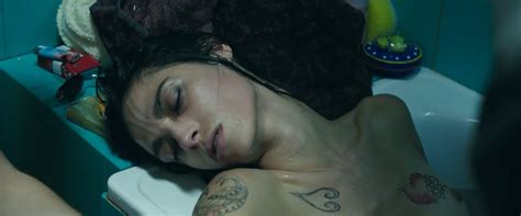 Nude Video Celebs Roberta Mattei Nude Veloce Come Il Vento 2016