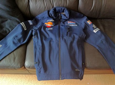 Scegli l'abbigliamento ufficiale honda ed entra a far parte del team. Honda Repsol Gas Team Jackets