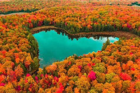 Heart Lake In Ontario Is Incredibly Beautiful This Time Of Year