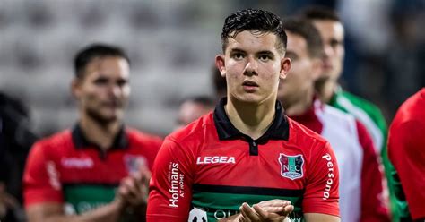 Op zoek naar het shirt van het nederlands elftal 2020 op het ek 2021? Kadioglu in beeld bij Turks nationale elftal | Buitenlands ...