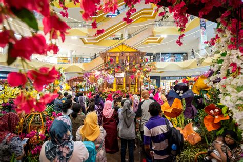 Po krátké procházce zastíněným chodníkem bude člověk schopen se snadno dostat k obchoďáku.… časté dotazy týkající se zařízení sunway velocity mall. Sunway Velocity Mall 'Feeding Families' CSR Campaign ...