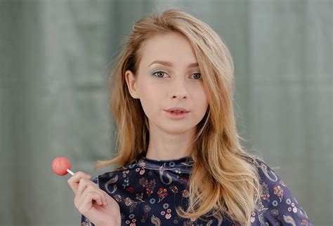 Skinny Blonde Lollipop Girl Sucks N Fucks 1120