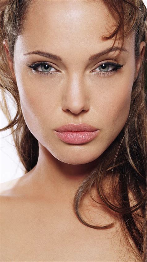 Beautiful Angelina Jolie Best Htc One Wallpapers