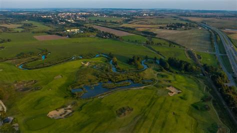 Meru valley offers its members a wide range of facilities and recreational activities, in addition to golf. Sand Valley Golf & Country Club | Putt in Poland