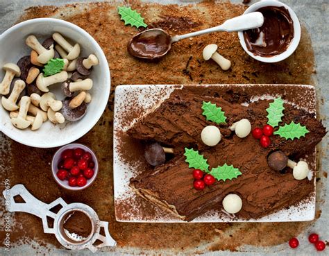 Christmas Bush De Noel Homemade Chocolate Yule Log Cake Stock Foto