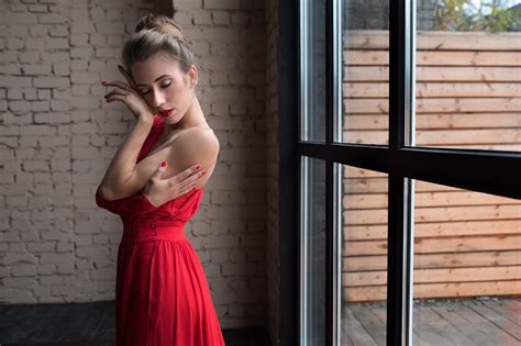 Woman Mood Red Dress Girl Brunette Model Wallpaper Coolwallpapers Me