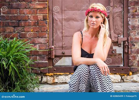 Blonde Girl In Casual Fashion Stock Image Image Of Beautiful Female