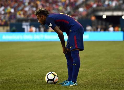 Nike said it parted ways with neymar last year after the superstar brazil attacker refused to cooperate in a good faith investigation as the fifa internationals news. Nike Mercurial Vapor "Neymar" Get On Pitch Debut | Soccer Cleats 101