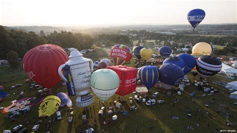 Pictures Hot Air Balloons Fill Bristol Skies For Festival Bbc Newsround
