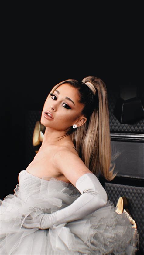 ariana grande aesthetic wallpaper