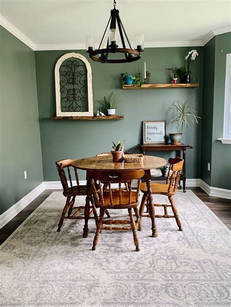 Sw Retreat Dining Room Green Dining Room Walls Dining Room Accents