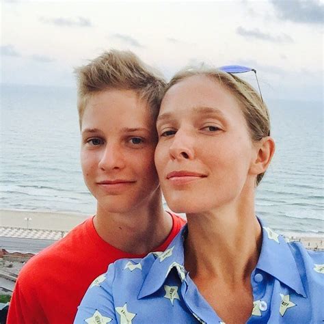 Об этом она рассказала в instagram. Катя Осадчая показала взрослого сына от первого мужа: Илья ...