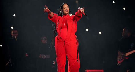 Rihanna Reveals Shes Pregnant With Her Second Child Purewow