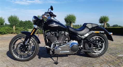 A state of affairs or events that is the reverse of what was or was to be expected. Motortest - Harley-Davidson Sport Glide (2018) | MotorRAI.nl