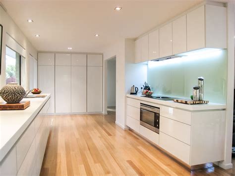 19.03.2019 · cabinets without hardware work beautifully with scandinavian minimalist interiors — like designer elisabeth heier's dramatic cook space amazing gallery of interior design and decorating ideas of white cabinets with no hardware in laundry/mudrooms, kitchens, basements by elite. pale wood rustic - Google Search | Simple kitchen cabinets ...