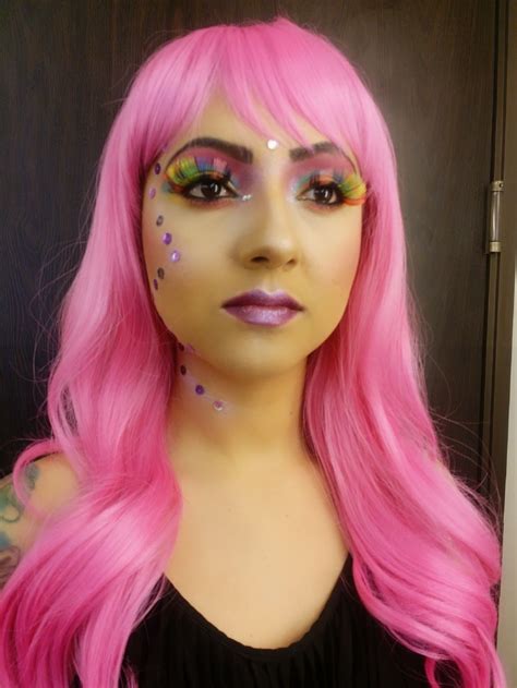 Pin By Genesiscal Beauty Studio On Maquillaje De Fantasia Pink Hair