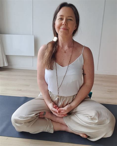 Contact Lisa About Yoga Therapy Classes And Counselling Thinking Feeling Moving