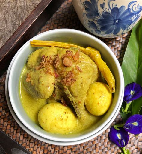Opor Ayam Kuning Chicken In Turmeric And Coconut Milk Cook Me Indonesian