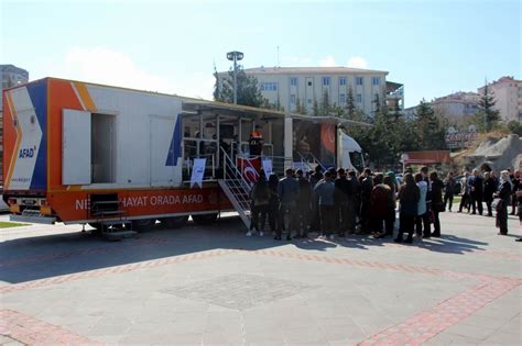 Afad haberleri ve güncel son dakika gelişmeleri için tıklayın! AFAD Deprem Simülasyon tırı öğrencileri bilgilendirmeye ...