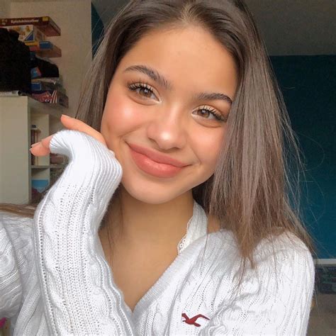 Yasmin🌹 On Instagram “repost” Brown Hair Selfie Yasmin Pretty
