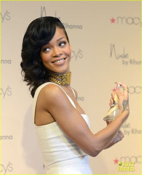 Rihanna Presenta Nude Su Nuevo Perfume Cromosomax