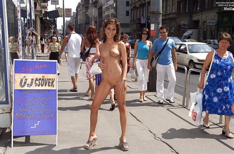 Whore In High Heels Gets Naked And Poses In The Nude On The Crowded Street Sexvid Xxx