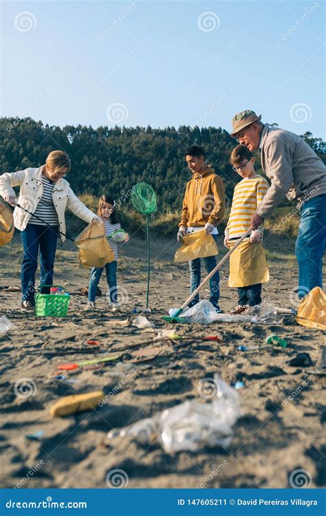 Volunteers Cleaning The Beach Stock Image Image Of Beach Group