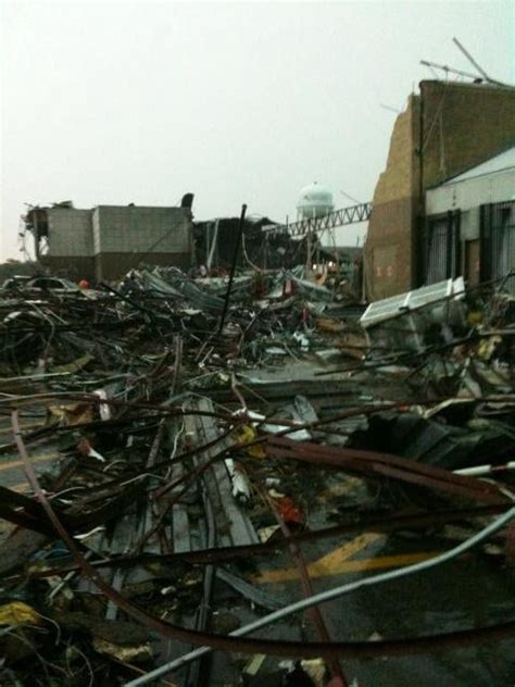 At Least 116 Dead As Tornado Ravages Joplin Mo Blast Magazine