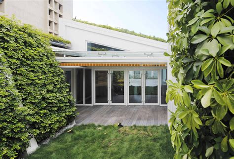 Ronald Lu And Partners Fold Green Roofs For Sk Yee Healthy Life Center