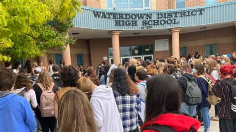 Principal Apologizes After Waterdown School Makes Dress Code