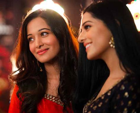 10 bollywood divas and their doppelganger sisters