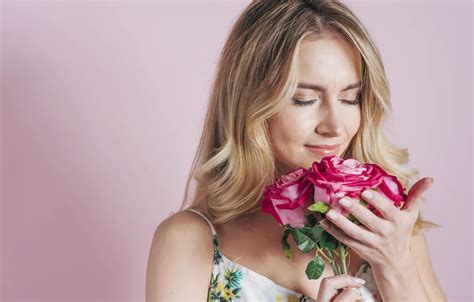 wallpaper girl flowers woman roses beauty bouquet colorful blonde girl pink white
