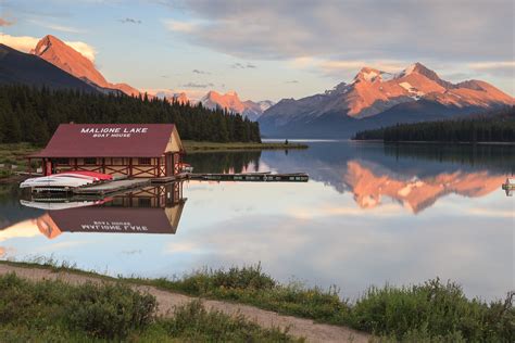 Magical Sunset The Marvelous Maligne Lake By Sunset