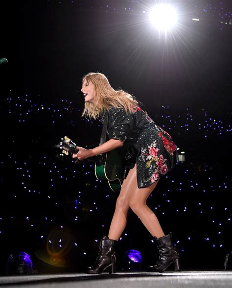35 Hot Photos Of Taylor Swift Will Make Your Day Zestvine 2023