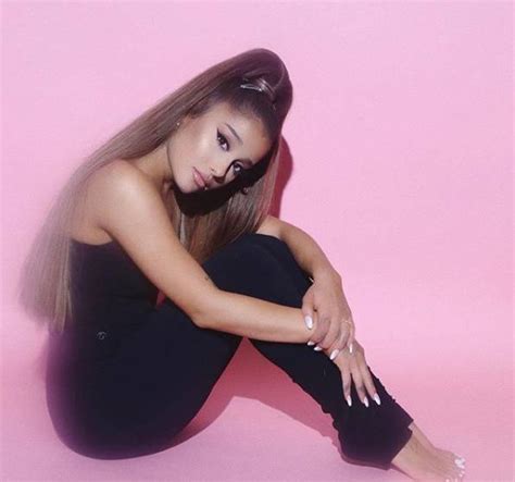 Ariana Grande Le Declara La Guerra A Forever 21 Y Con Razón Vanidad