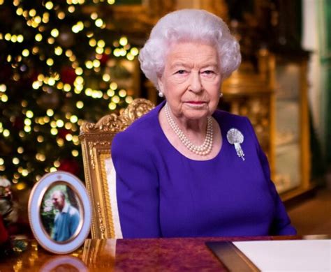 Elizabeth mit ihrer mutter queen elizabeth, ihrer schwester margaret und ihrem vater king george vi. Die Schwester von Queen Elizabeth II, Mary Coleman, hat ...