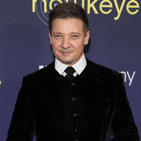 Jeremy Renner In Icu After Suffering ‘blunt Chest Trauma During Snow