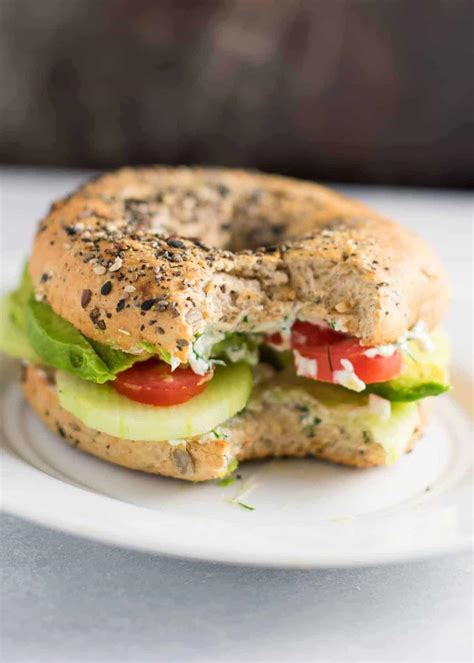 Everything Bagel Veggie Sandwiches With Garlic Dill Cream Cheese Build Your Bite