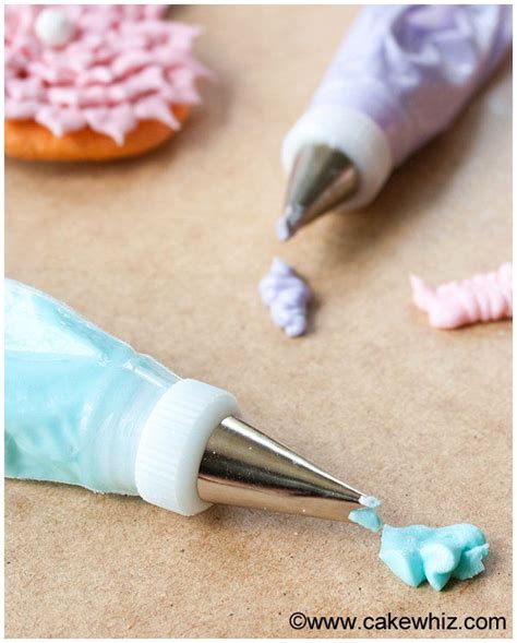 Royal icing is a favorite for decorators, as it dries made using meringue powder rather than raw egg whites, this royal icing recipe works up quickly and easily and is a cinch to customize with color. royal icing with meringue powder and corn syrup