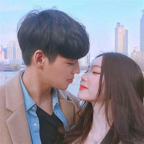 Korean Couple Ulzzang Kiss On The Forehead Korean Couple Ulzzang