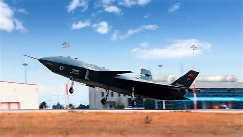 Kizilelma Unmanned Fighter Aircraft Performs Maiden Flight Defence