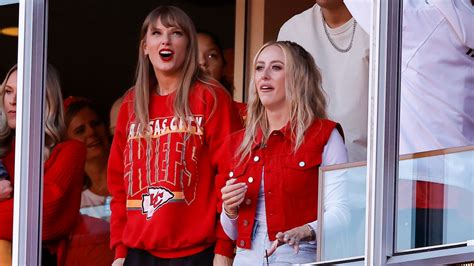 Taylor Swift And Brittany Mahomes Show Off New Handshake At Chiefs Game
