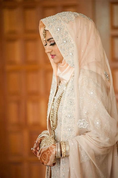 Pin By Shaadi Inspiration On Hijab Brides Hijabi Brides Bridal Hijab Muslim Bridal