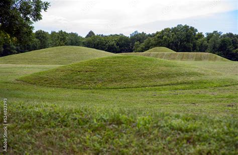 native american hopewell culture prehistoric earthworks burial mounds in mound city park ohio