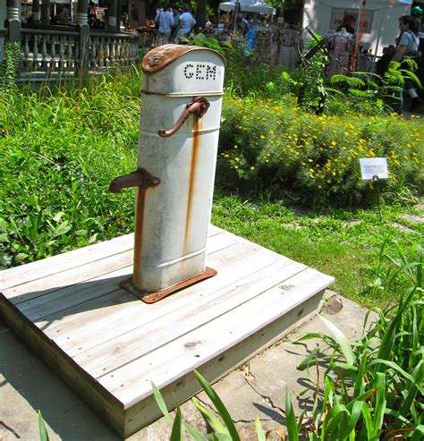 Vtg antique columbiana cast iron pitcher hand well water pump spout. Kansas City Daily Photo: Gem Water Pump