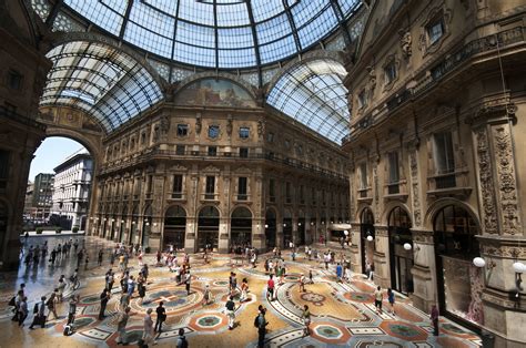 Galeria Vittorio Emanuele Ii En Milán Italia