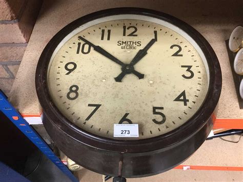 Lot 273 Smiths Sectric Bakelite Wall Clock