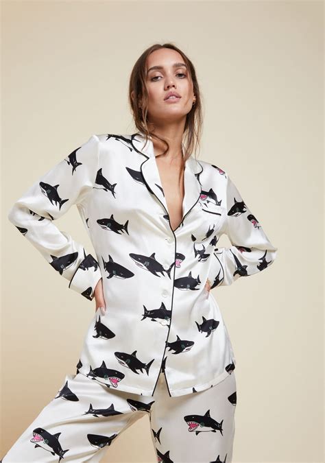 Olivia Von Halle S Lila Calvin Luxury Ladies Silk Pyjama Set Is Crafted From Smooth Cream Silk