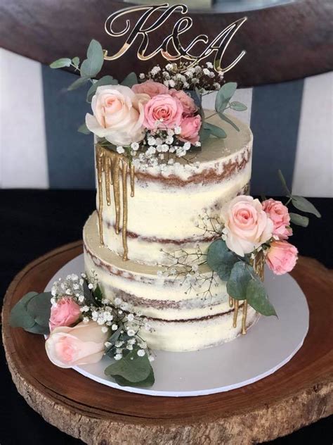The cakes start at 8 x 8 in size and go all the way up to 18 x 18 in size. 2 Tier Buttercream Wedding Cake | Rimma's Wedding Cakes